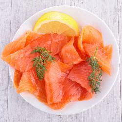 Gerookte Zalm Met Komkommer Recept Okoko Recepten