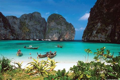 The Real Beauty Of Raja Ampat In Teluk Cenderawasih National Park