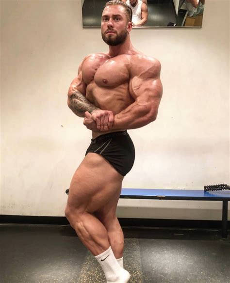 Chris Bumstead Looking Ready For The Olympiad R Bodybuilding