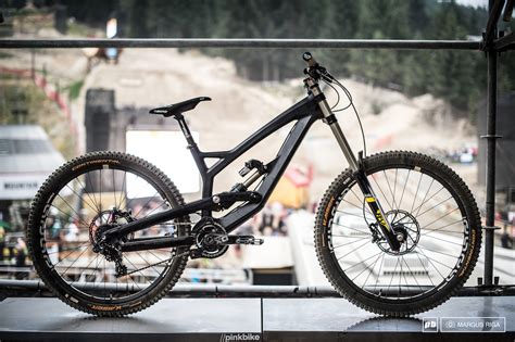 First Look At Yts New Carbon Dh Prototype Pinkbike