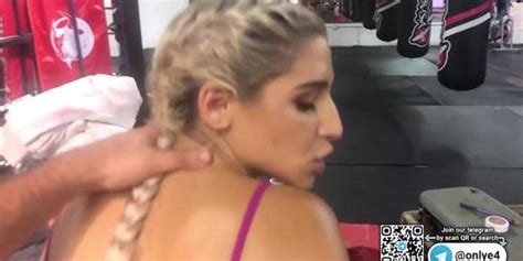 WATCH MORE HER VIDS AT DESCRIPTON HOT ONLYFANS Tnaflix