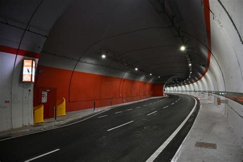 Inaugurato Il Tunnel Tra Il Porto Di Pozzuoli E La Tangenziale Di