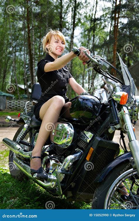 Belle Fille Sur La Moto Photo Stock Image Du Coutume