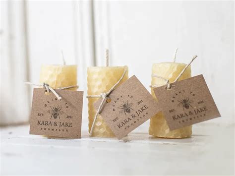 These 20 Candle Wedding Favors Prove Why They're the Best