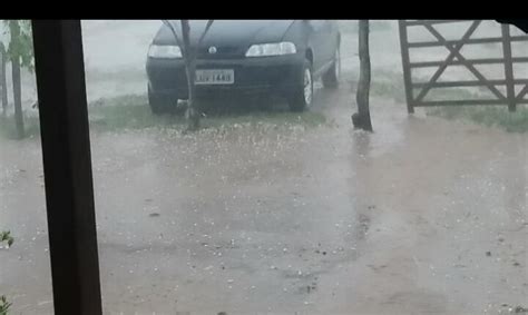 Morador Registra Chuva De Granizo Em P De Serra