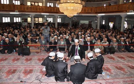 Ünlü hafızlardan Kuran ı Kerim ziyafeti