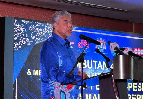 Zahid Lantik Semula Ahmad Jazlan Sebagai Pengerusi Felcra