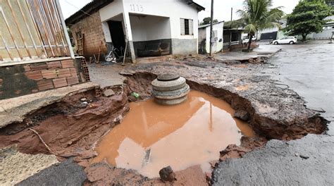 Chuvas Voltam A Deixar Estragos Em Bairros Da Cidade E Tamb M Nas