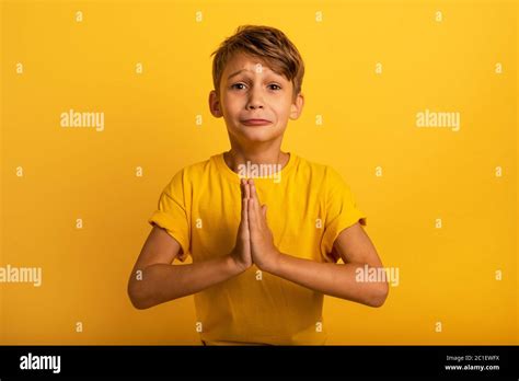 Pleading Expression Hi Res Stock Photography And Images Alamy
