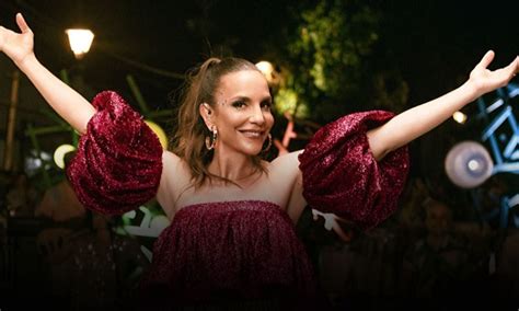 O Mundo Vai Ivete Sangalo Lan A Clipe Carnavalesco E Ep