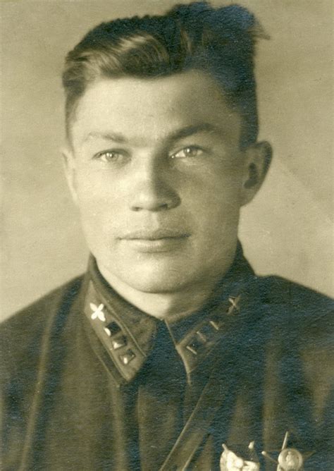 Героям-летчикам земли Брянской - СКРЯБИН ВИКТОР ИВАНОВИЧ