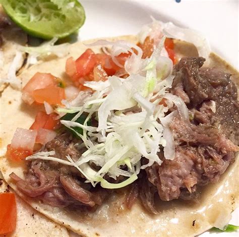 Taco De Lengua Con Salsa Bandera Y Si Lim N Taco Tacos De