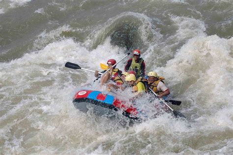 10 Lokasi Arung Jeram Terbaik Di Indonesia Berani Coba