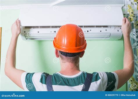 Repairman Install Air Conditioning Stock Image Image Of Contractor