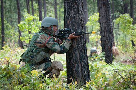 Indian soldiers, U.S. paratroopers compare patrolling tactics | Article ...