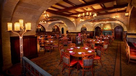 Le Cellier Steakhouse | Walt Disney World Resort