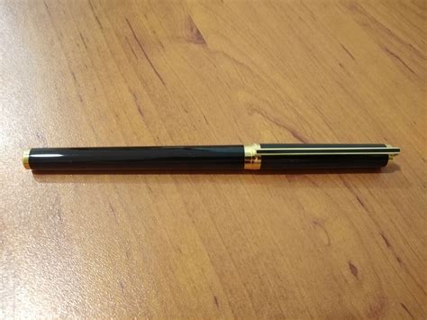 Vintage S T Dupont Classic Fountain Pen Black Laque De Chine Gold Trim