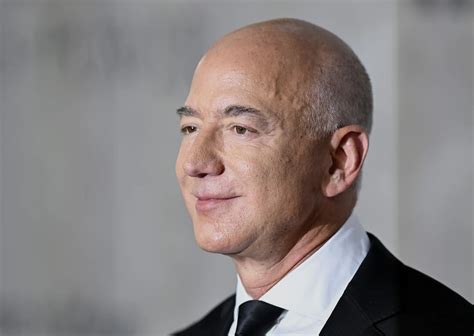 Amazon Founder Jeff Bezos Is Moving to Miami from Seattle - Bloomberg