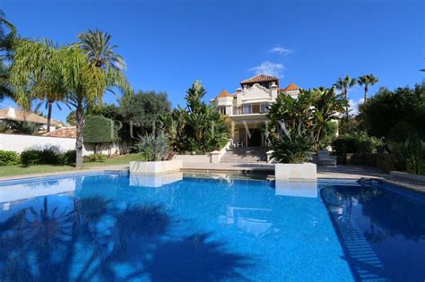 Villas Y Chalets A La Venta En Las Chapas Marbella Este