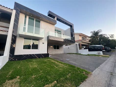 Casa En Venta En Blvd Puerta De Hierro Colonia Puerta De Hierro