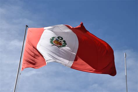 The Flag Of Peru History And Symbology