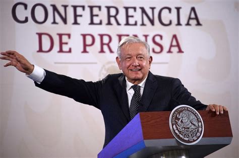 En El Día Del Maestro Amlo Anuncia Aumento Salarial De 10 Para Los Docentes Vía Libre