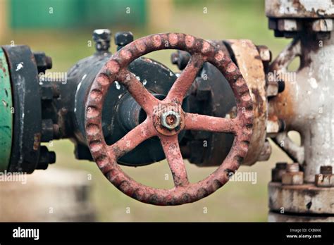 Oil Pipeline Valve Hi Res Stock Photography And Images Alamy