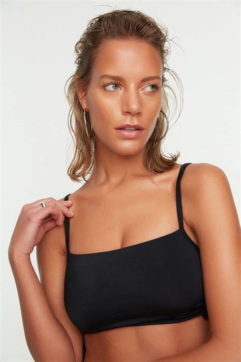 Trendyol Collection Czarny bez ramiączek marszczona góra bikini TBESS BU Trendyol