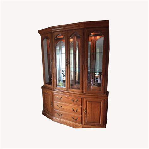 Pennsylvania House Lighted Oak China Cabinet Aptdeco