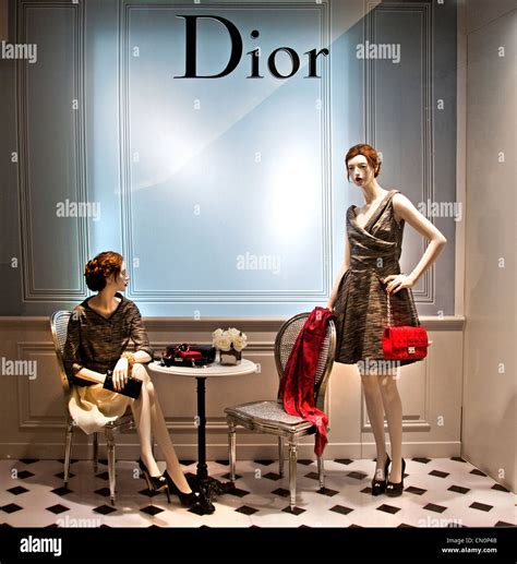 Bon Marche Clothes Fotografías E Imágenes De Alta Resolución Alamy