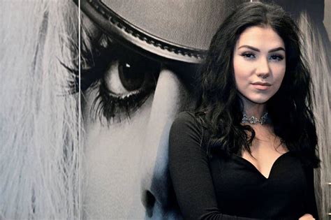 "Rohkea" ja "Seksikäs" Evelina tyylinsä ruotimisesta: "saatan vasta ...