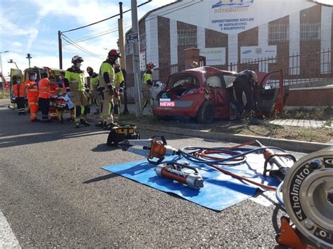 Heridas cuatro personas en un accidente de tráfico en la calle Topacio