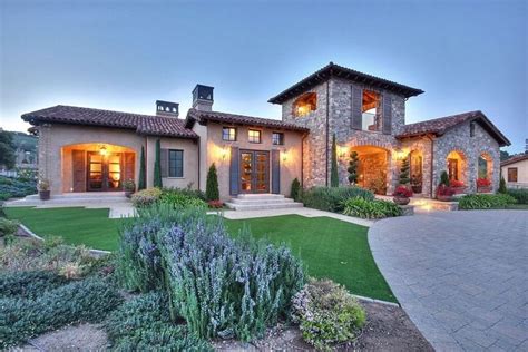 Square Foot Grand Tuscan Mansion Design Casas Dise O De Cocina