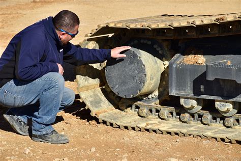 Tips For Maintaining Your Excavator Undercarriage