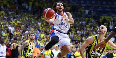 Anadolu Efes Son Saniyede Kazandı