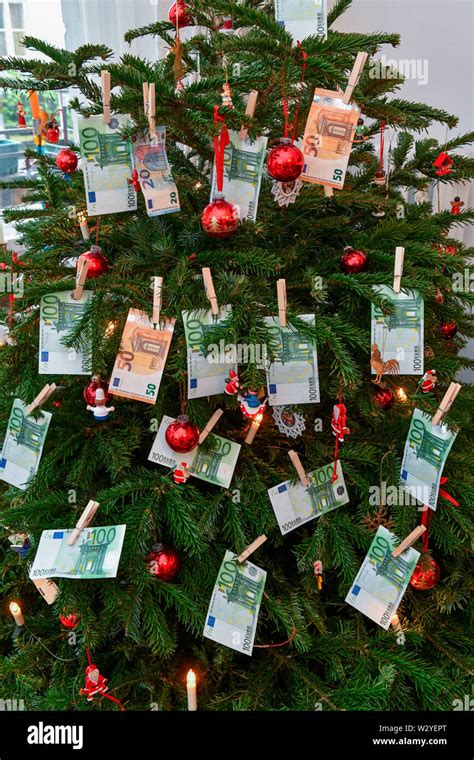 Money Christmas Tree