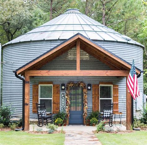 The Farmhouse A Grain Bin Bed Breakfast In Mississippi Is A Great