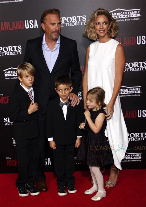 Kevin Costner and Christine Baumgartner with kids Grace Avery, Hayes ...