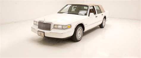 Lincoln Town Car Signature Series Sold Motorious