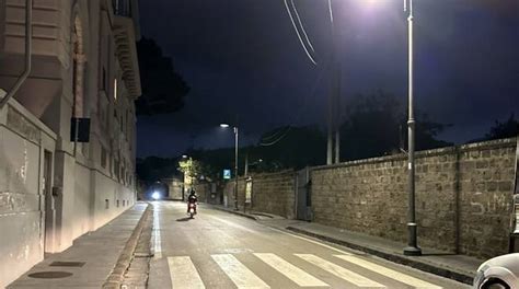 Pubblica Illuminazione A Piano Sostituzione Di Oltre Vecchi Corpi