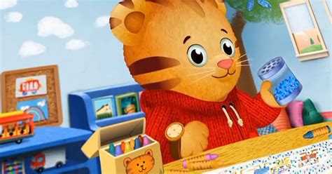 Daniel Tiger S Neighborhood Daniel Tiger’s Neighborhood S02 E017 Daniel Thinks Of Others