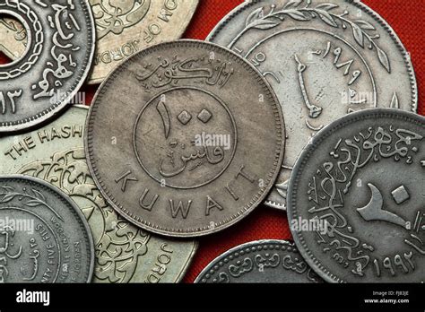 Coins Of Kuwait Kuwaiti 100 Fils Coin Stock Photo Alamy