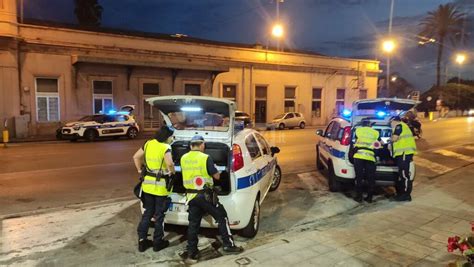 Posti Di Blocco Della Polizia Locale In Una Sera Saltano Punti