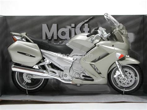 2006 Yamaha Fjr 1300 Diecast Motorcycle Model 112 Scale Die Cast From