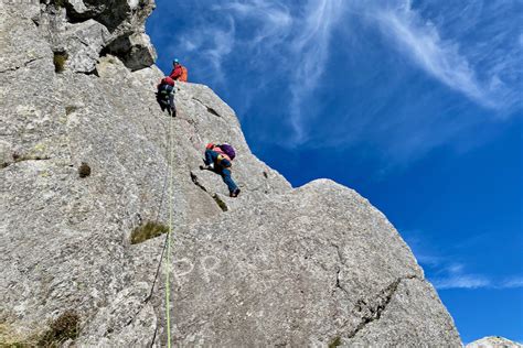 Climbing Overlapping Ridge Route First Pinnacle Rib Tryfan Grow