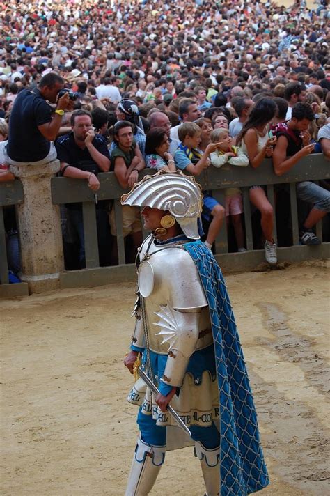 Corteo Storico Del Palio Dell Assunta Comparsa Della Contrada