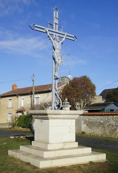 Cc Pays Loudunais Des Croix Et Des Calvaires De La Vienne