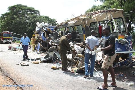 Choque De Autobuses Deja Muertos Y Heridos De Gravedad En Zimbabwe