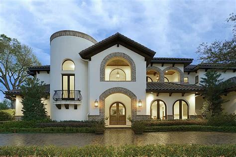 Spanish-style villa on the market - Houston Chronicle