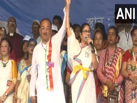 West Bengal Cm Mamata Banerjee Holds Roadshow In Siliguri In Support Of